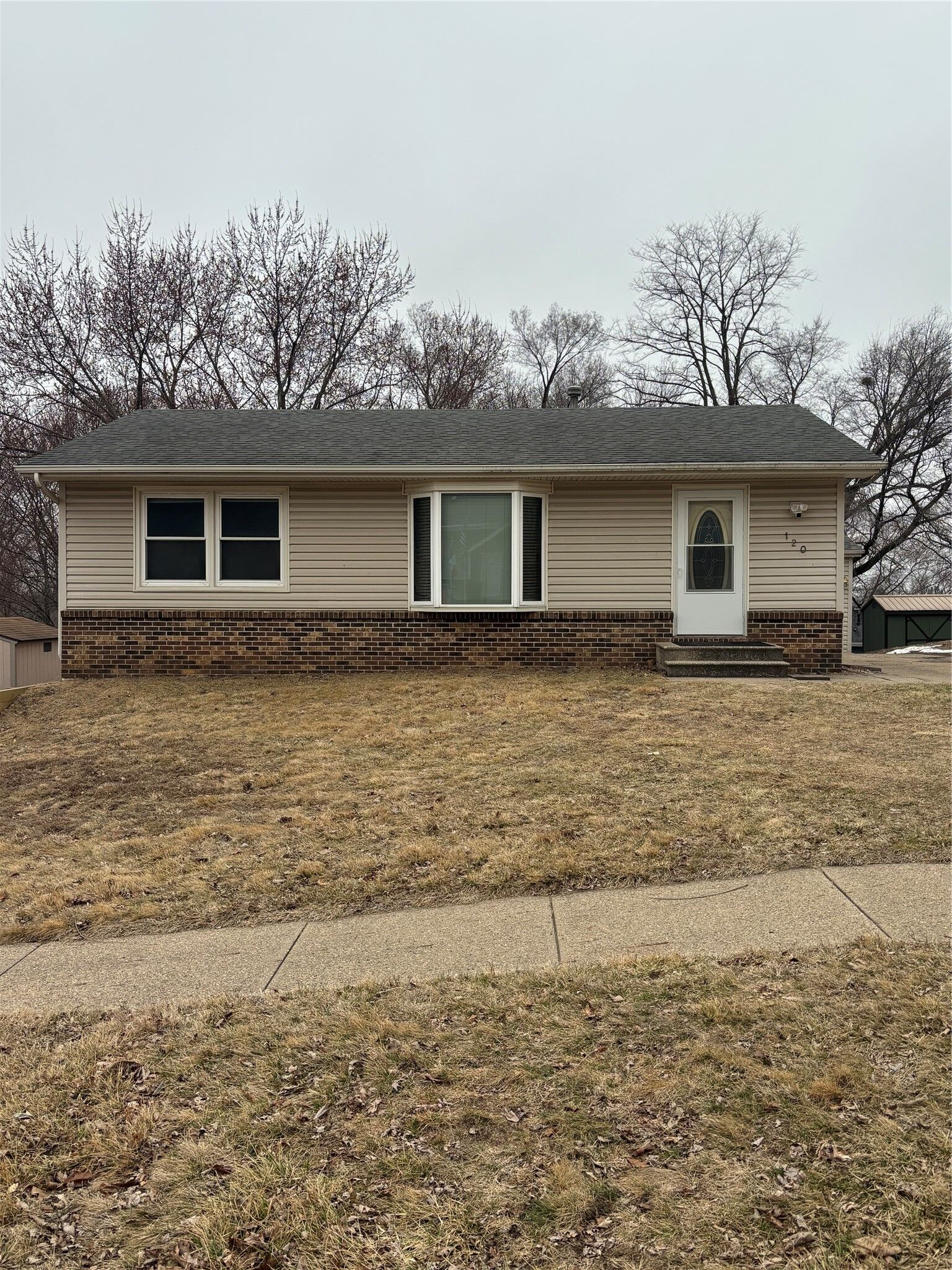 Property Photo: 120 E 36th Street IA 50317