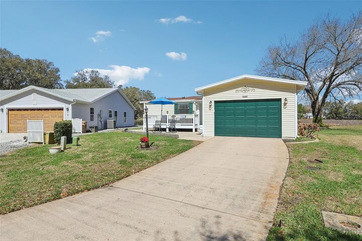 Property Photo:  25736 Oak Alley  FL 34748 