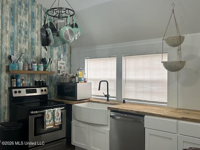 Property Photo:  27 Oak Creek Drive  MS 39561 