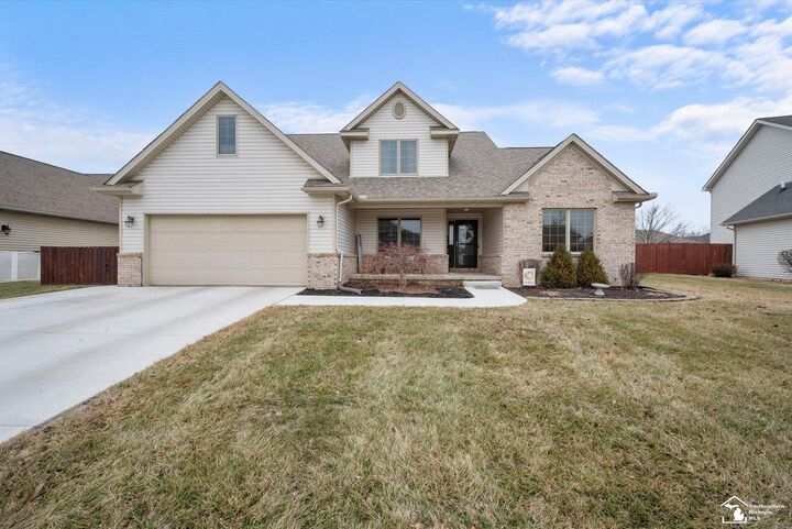 Property Photo:  15285 Oak Knoll Drive  MI 48161 