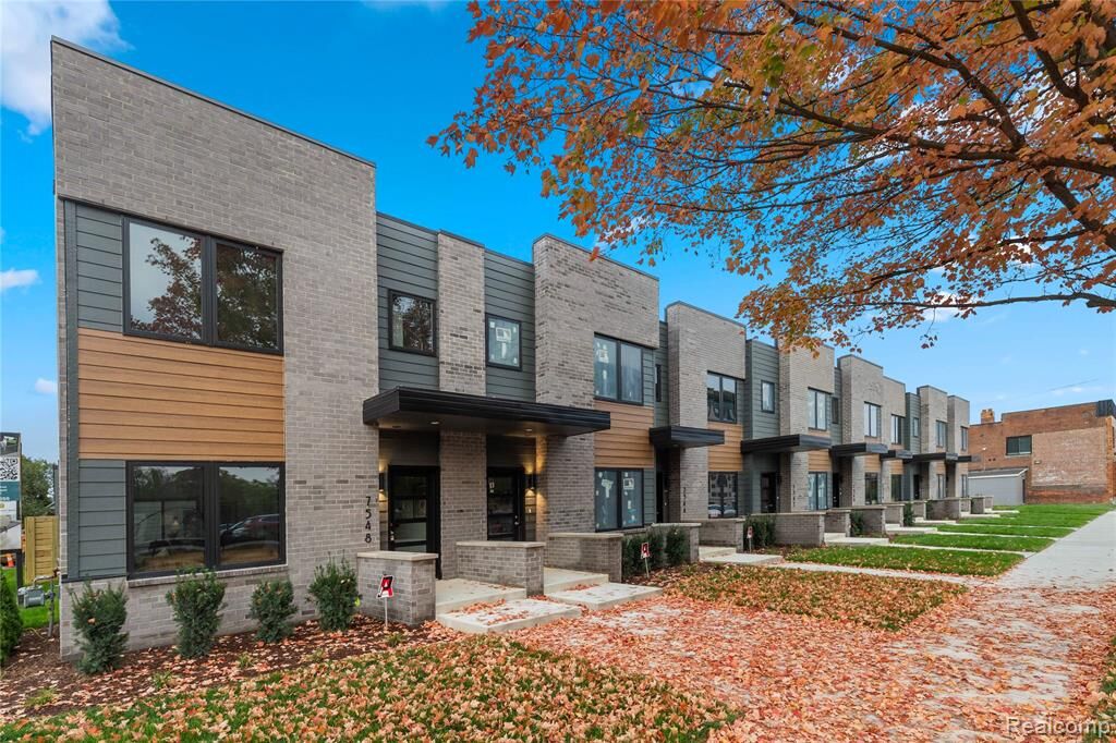 Property Photo:  7534 Churchill Street C18  MI 48206 