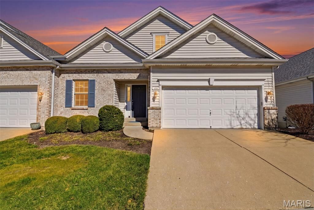 Property Photo:  105 Worthington Circle 34  MO 63128 