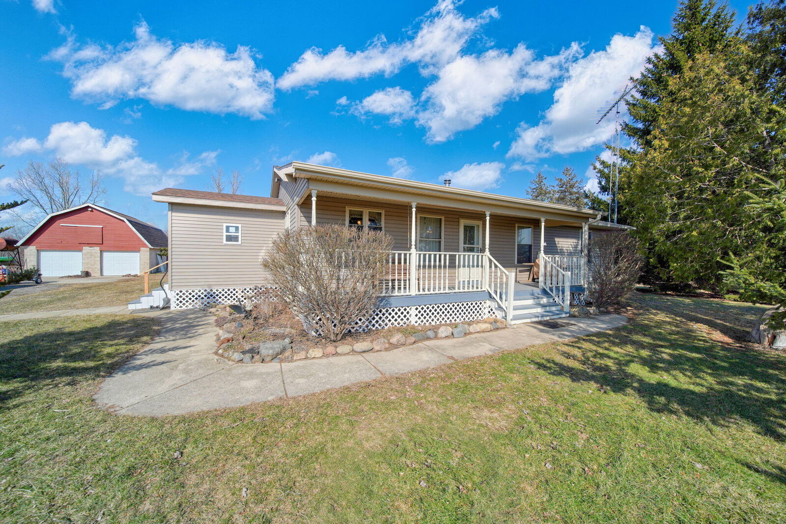 Property Photo:  18598 Bradstreet Road  MI 49247 