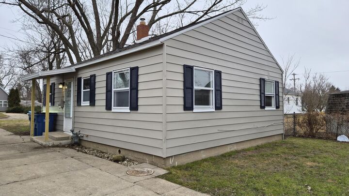 Property Photo: 105 N Woodrow Avenue MI 49015