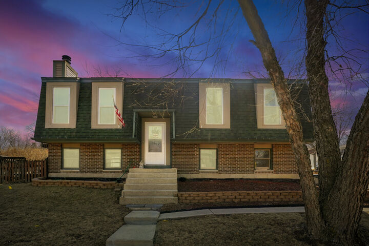 Property Photo:  770 Birchbark Trail  IL 60188 