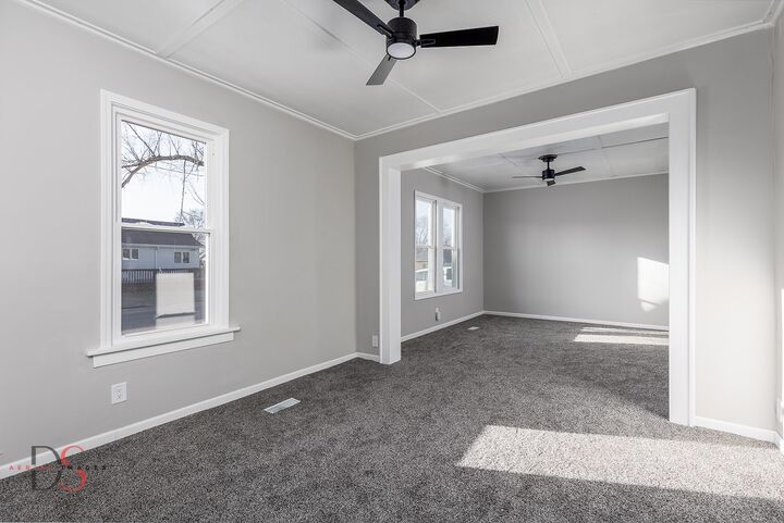 Property Photo:  1428 W Main Street  IL 61350 