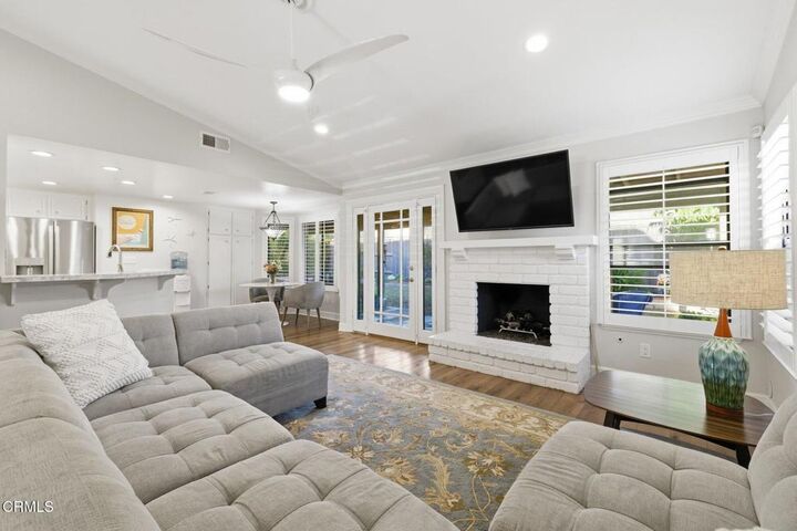 Property Photo:  2470 Warbler Avenue  CA 93003 