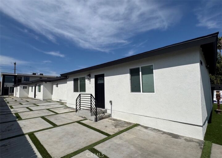 Property Photo:  9307 S Budlong 5  CA 90044 