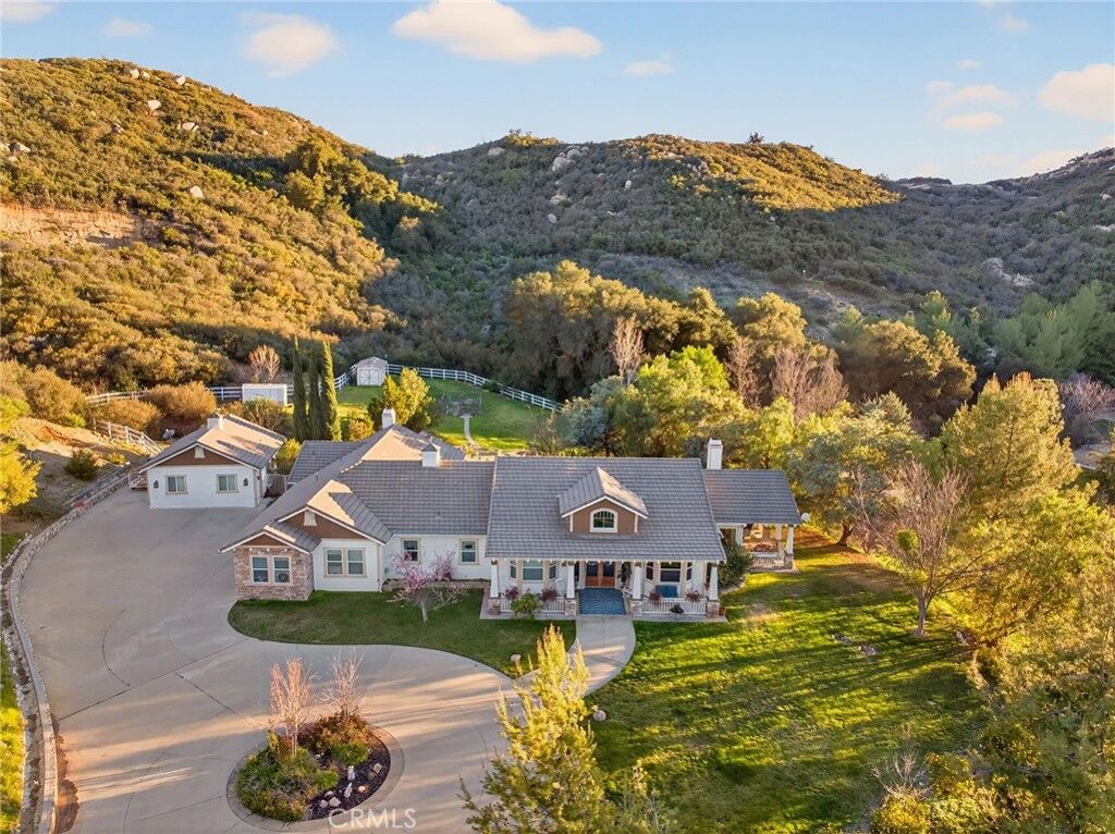 Property Photo:  41275 Hacienda Drive  CA 92562 