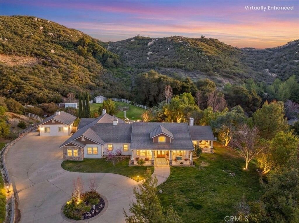 Property Photo:  41275 Hacienda Drive  CA 92562 