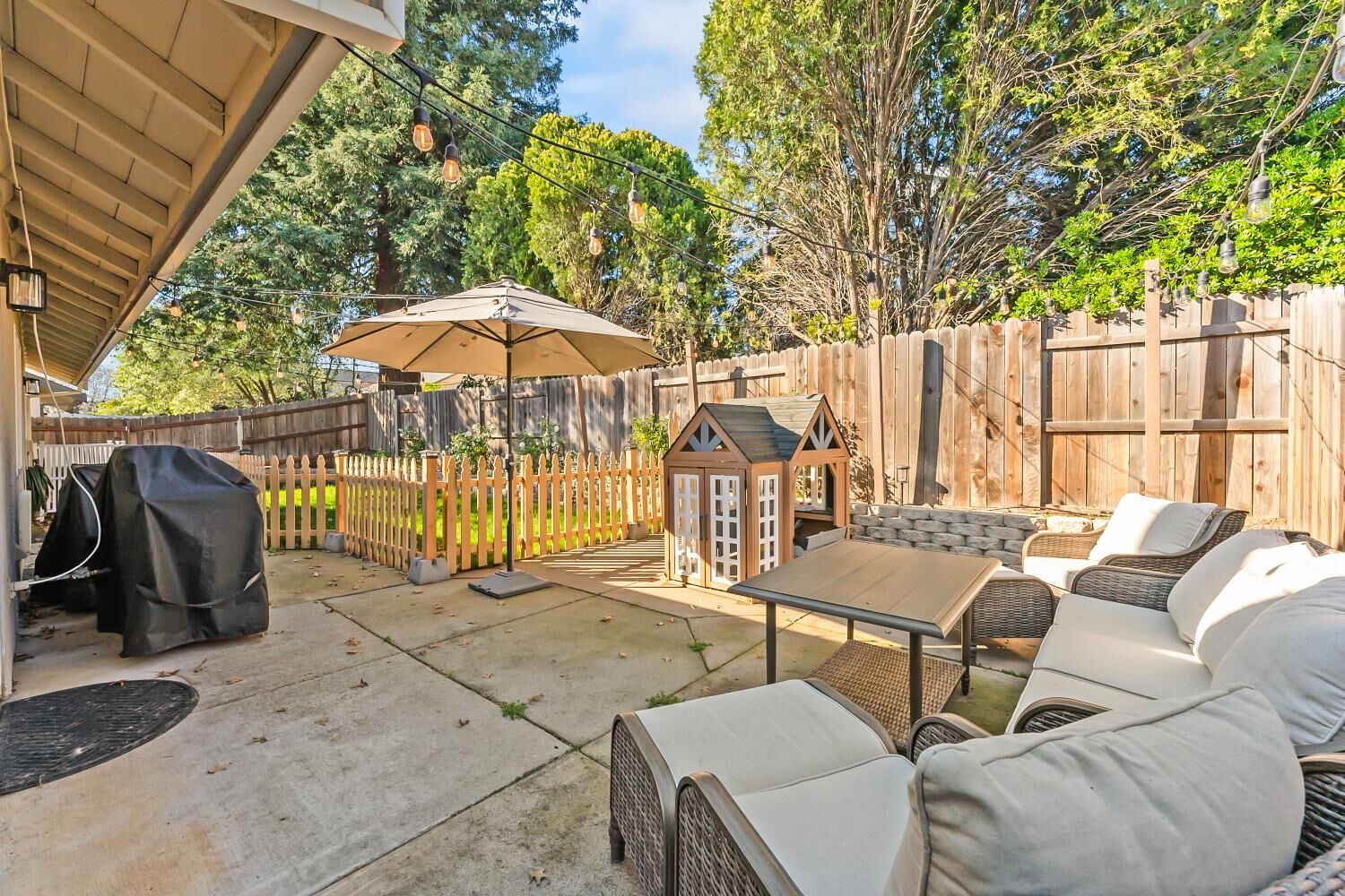 Property Photo:  1228 Chablis Circle  CA 95747 