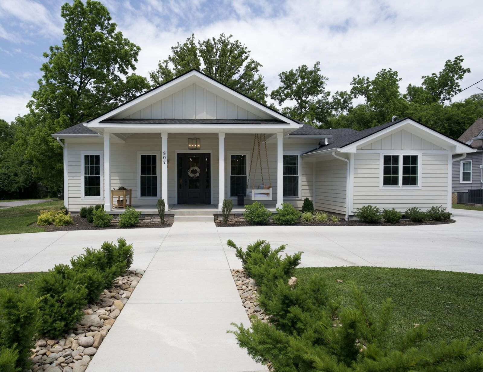 Property Photo:  807 N Maple St  TN 37130 
