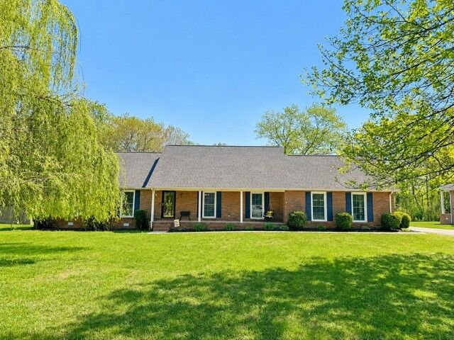 Property Photo: 105 Safley Ct TN 37388