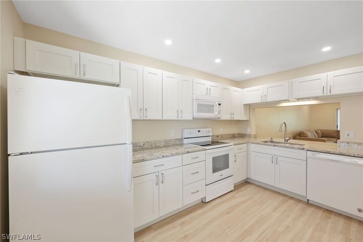 Property Photo: 7756 Jewel Lane 204 FL 34109