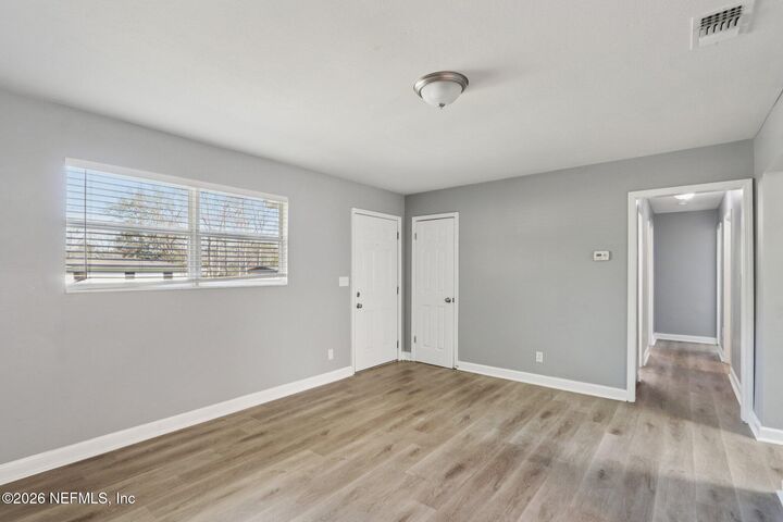 Property Photo:  6928 Goldilocks Lane  FL 32210 