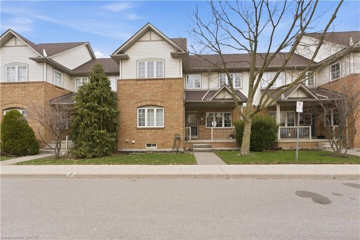 Property Photo:  100 Beddoe Drive 25  ON L8P 4Z2 