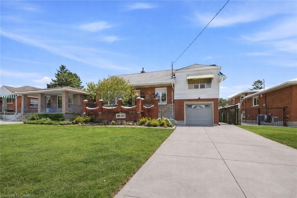 Property Photo:  314 Hawkridge Avenue  ON L9C 3L2 