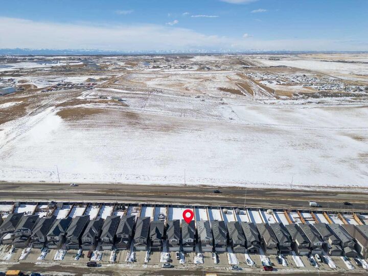 Property Photo:  252 Nolanhurst Crescent NW  AB T3R 0Z6 