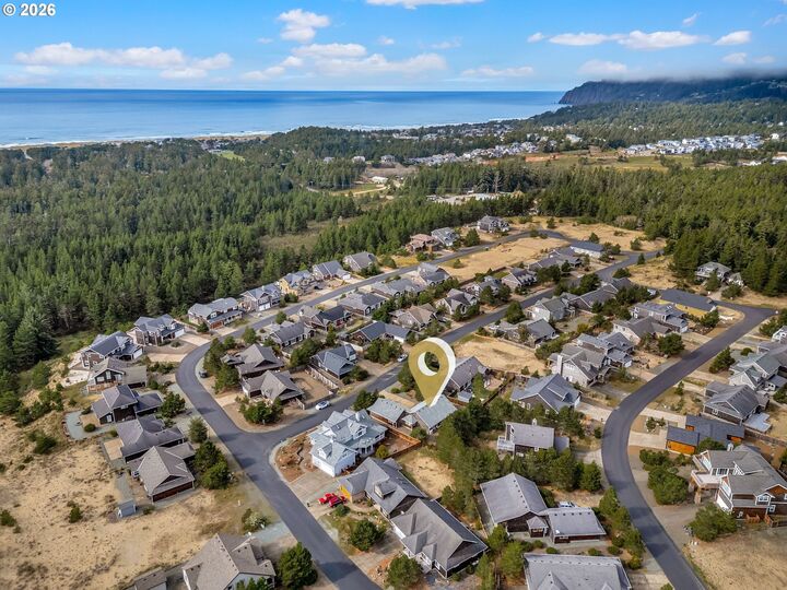 Property Photo: 9915 Pine Ridge Dr OR 97131