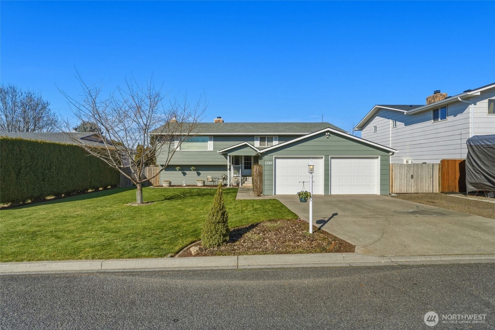 Property Photo:  1267 SE Constitution Drive  WA 99324 