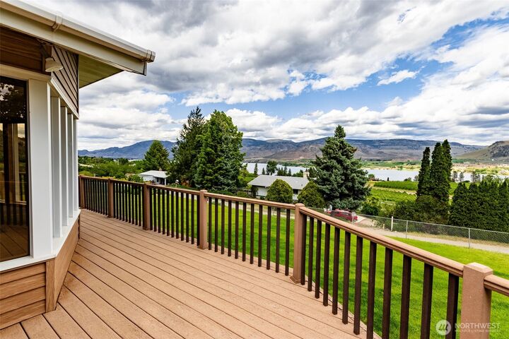 Property Photo:  9 C  Rose Street  WA 98844 