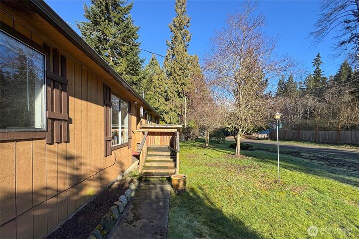 Property Photo:  114 S Alder Lane  WA 98362 