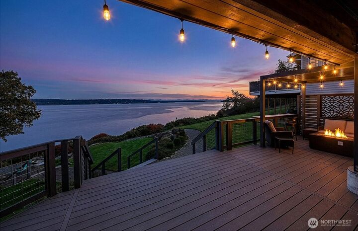 Property Photo:  896  Snowshoe Place  WA 98253 