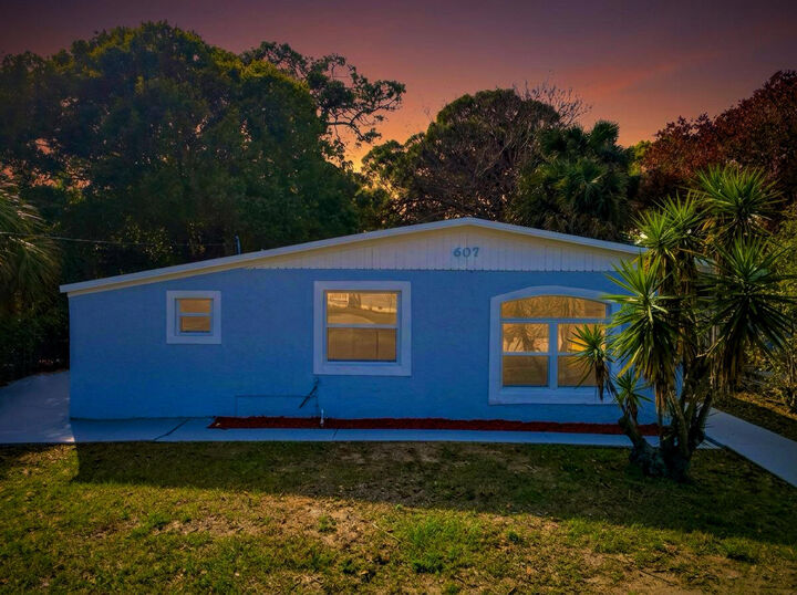 Property Photo:  607 N 19th Street  FL 34950 