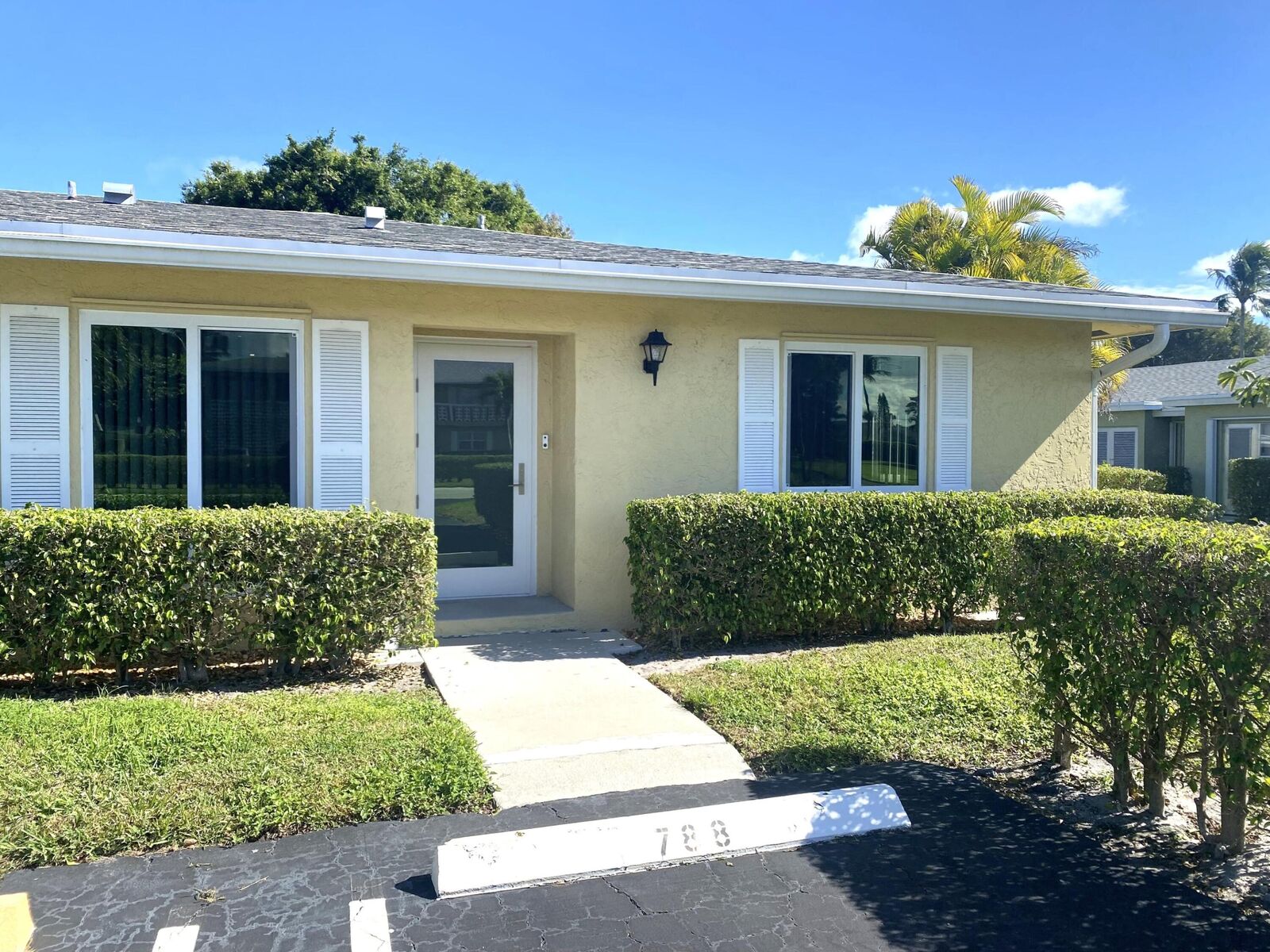 Property Photo: 1110 Cactus Terrace D FL 33445