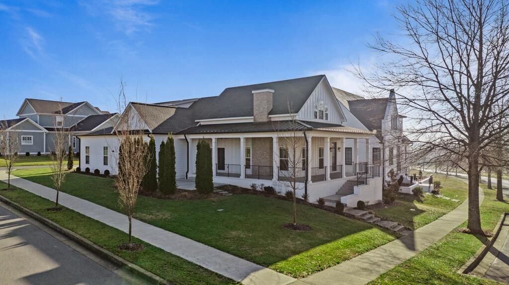 Property Photo:  880 Village Way  KY 42103 