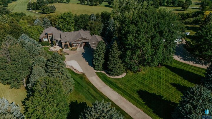 Property Photo: 411 S Country Club Ave SD 57005