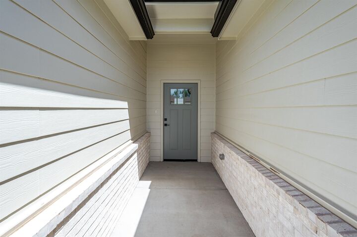 Property Photo:  508 E Elmwood St  KS 67147 