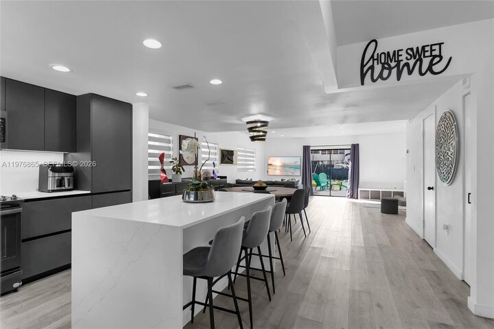 Property Photo: 2172 NE 171st St FL 33162