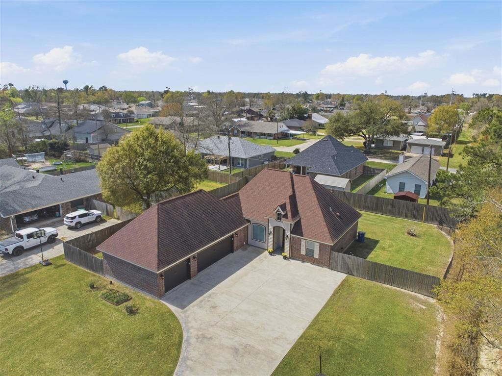 Property Photo: 700 Janice Drive LA 70663