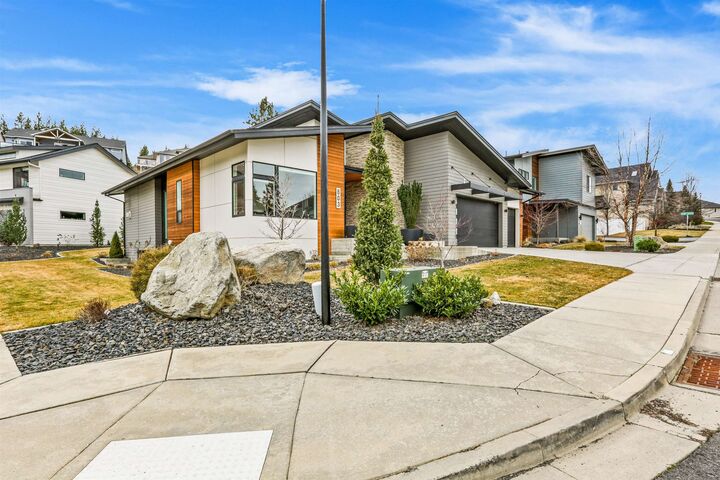 Property Photo:  803 W Willapa Ave  WA 99224 