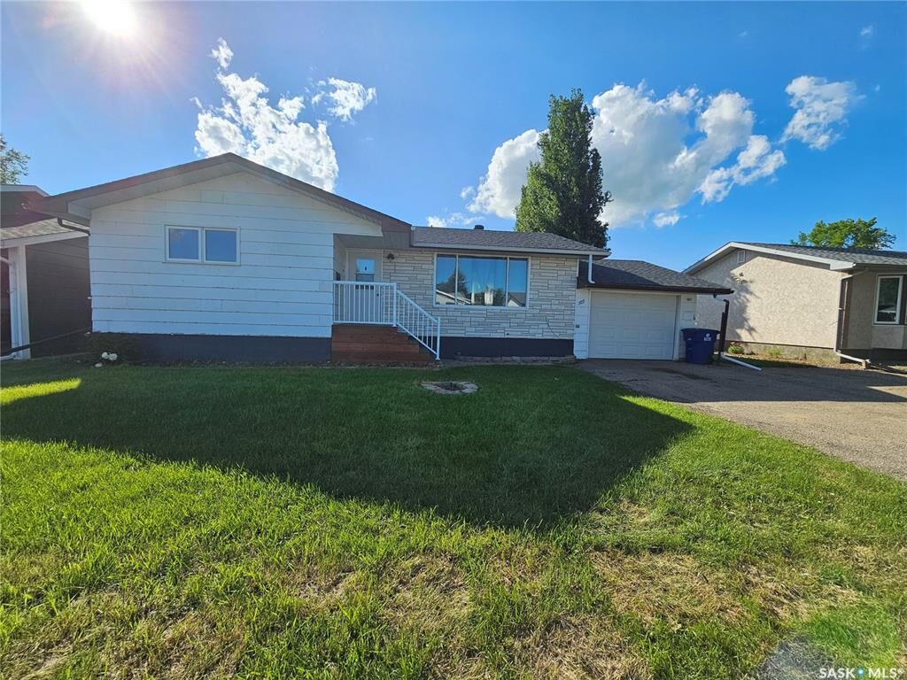 Property Photo: 107 Jubilee Bay SK S0K 4L0