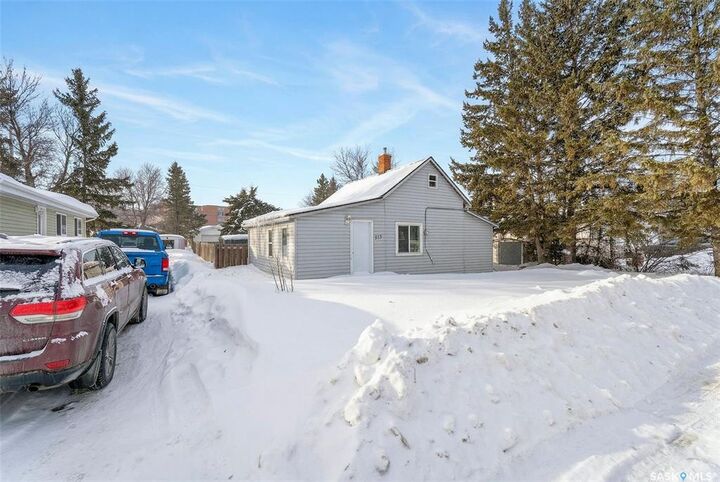 Property Photo: 313 Burns Avenue W SK S0E 1A0