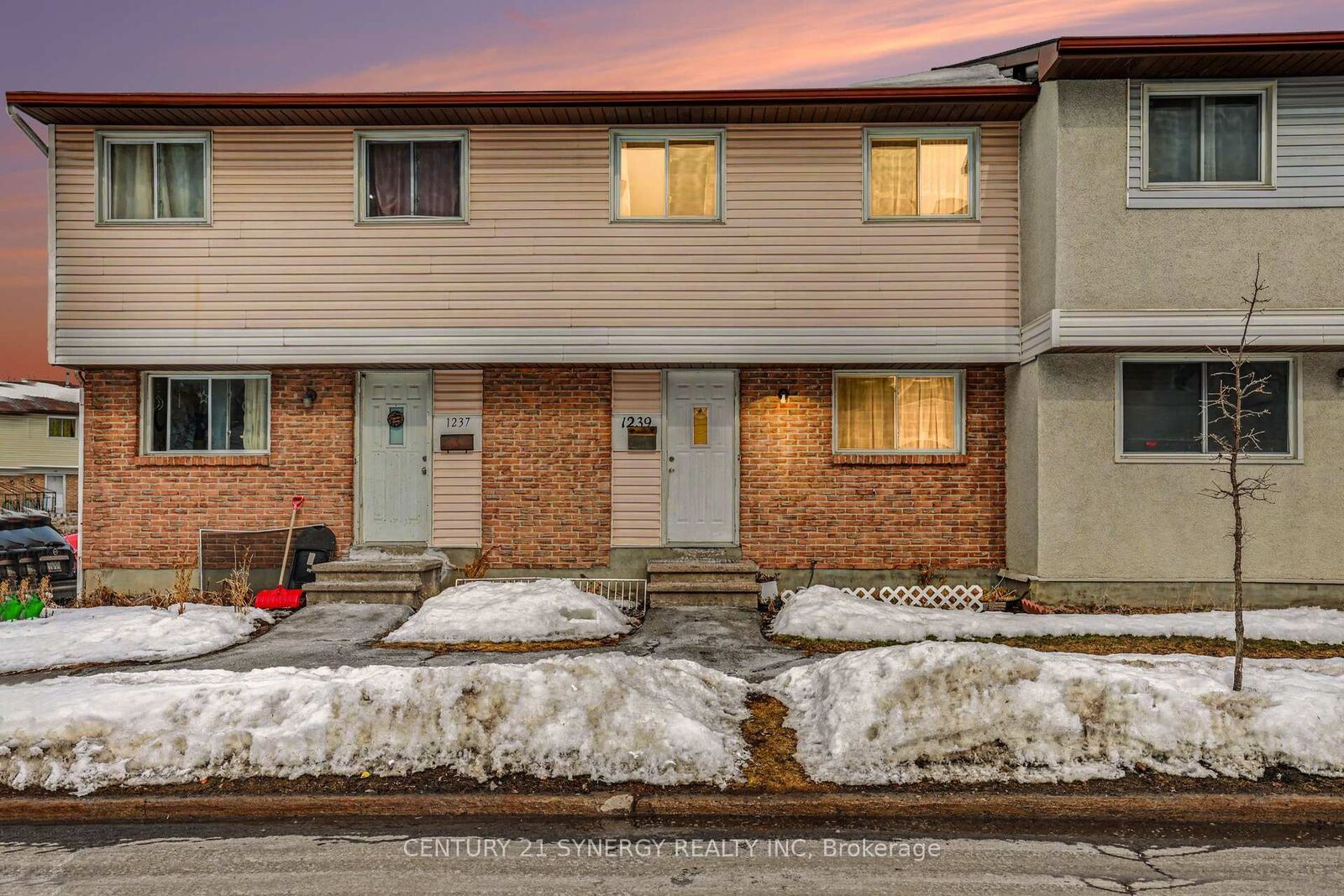 Property Photo:  1239 Bowmount Street 73  ON K1J 8T4 