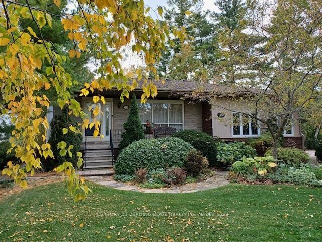 Property Photo:  121 Twyn Rivers Drive  ON L1V 6L1 