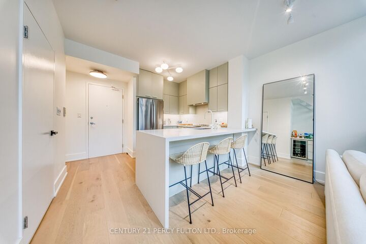 Property Photo:  200 Manitoba Street 106  ON M8Y 3Y9 