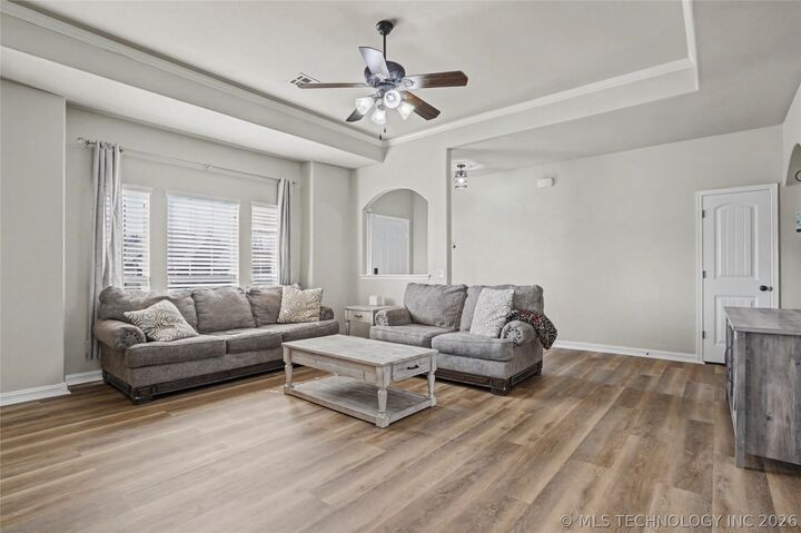 Property Photo:  2740 W Quinton Street  OK 74011 