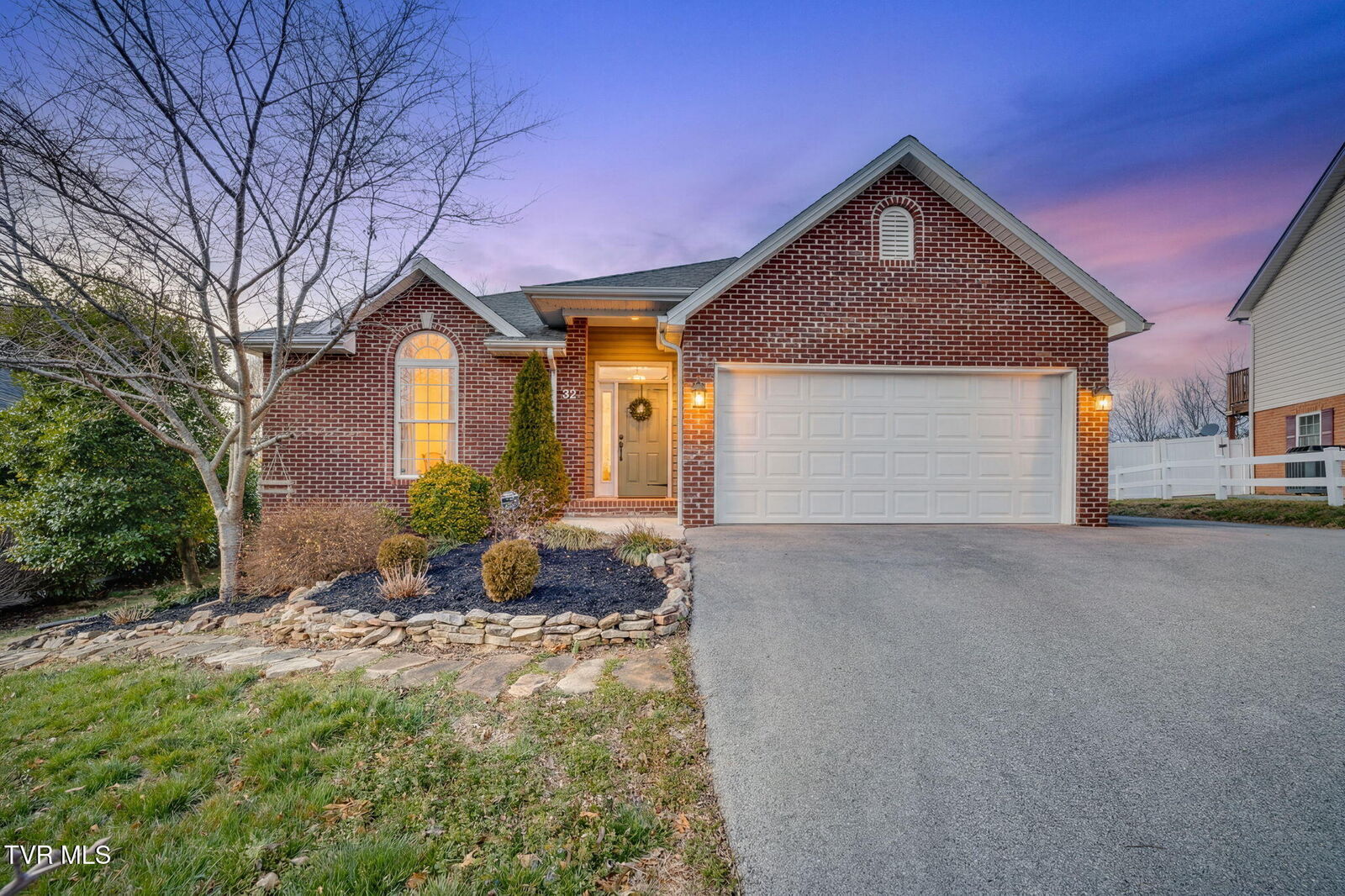 Property Photo: 32 Taylor Ridge Court TN 37601