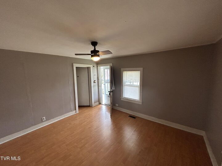 Property Photo:  402 Clay Street  TN 37857 