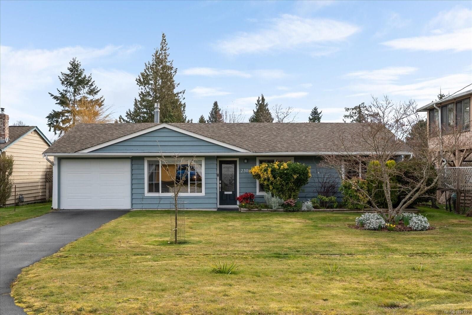 Property Photo:  230 Evergreen St  BC V9P 2G7 