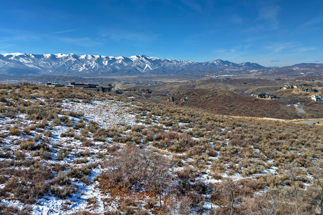 Property Photo: 4422 Pinnacle Sky Loop UT 84098