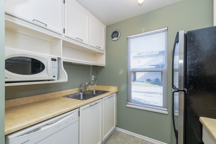 Property Photo: 27456 32 Avenue 60 BC V4W 3P1