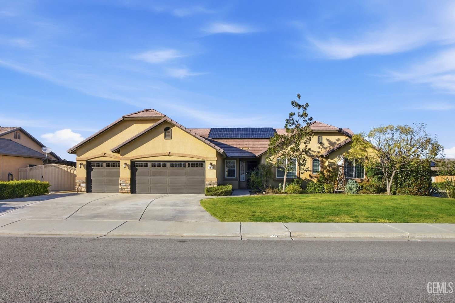 Property Photo:  9902 Jersey Shore Drive  CA 93314 