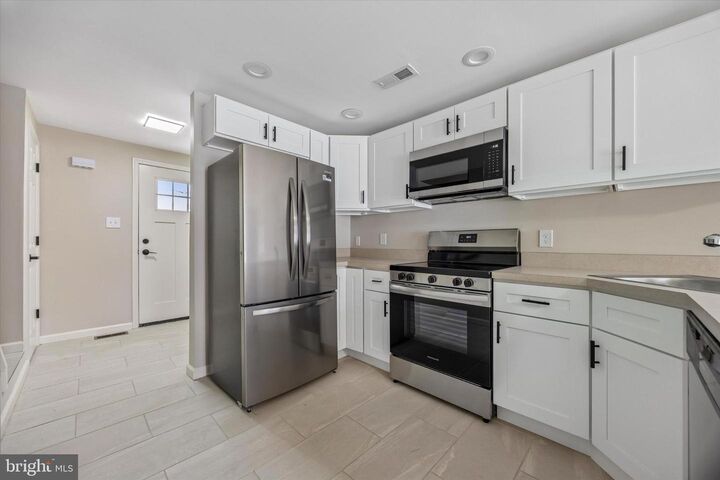 Property Photo:  431 Logan Avenue 1  PA 19038 