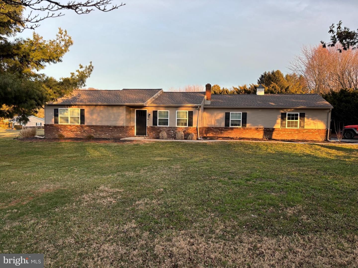 Property Photo:  501 Goldfinch Drive  PA 17512 
