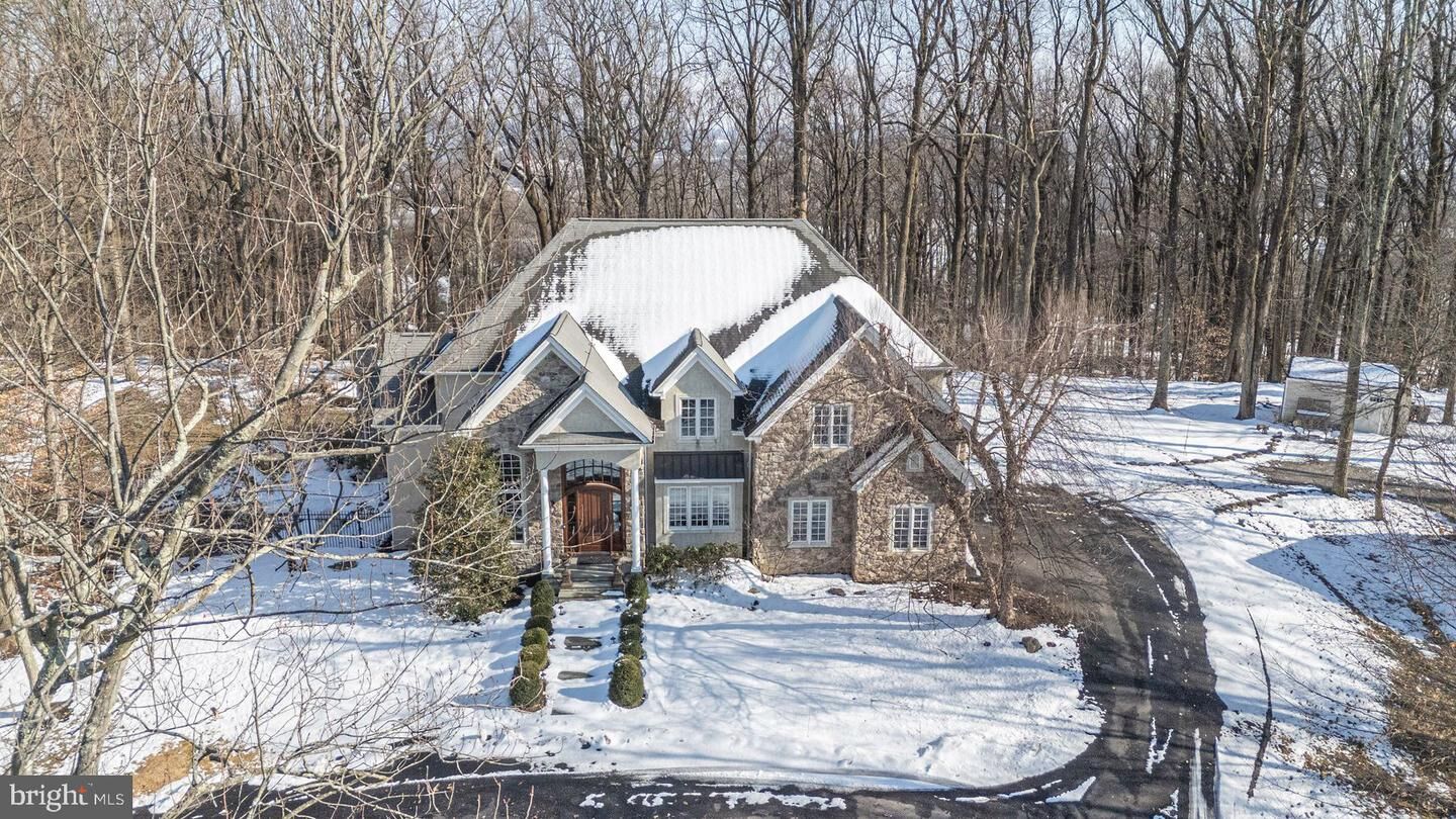 Property Photo:  5311 Mountain Top Road E  PA 18938 